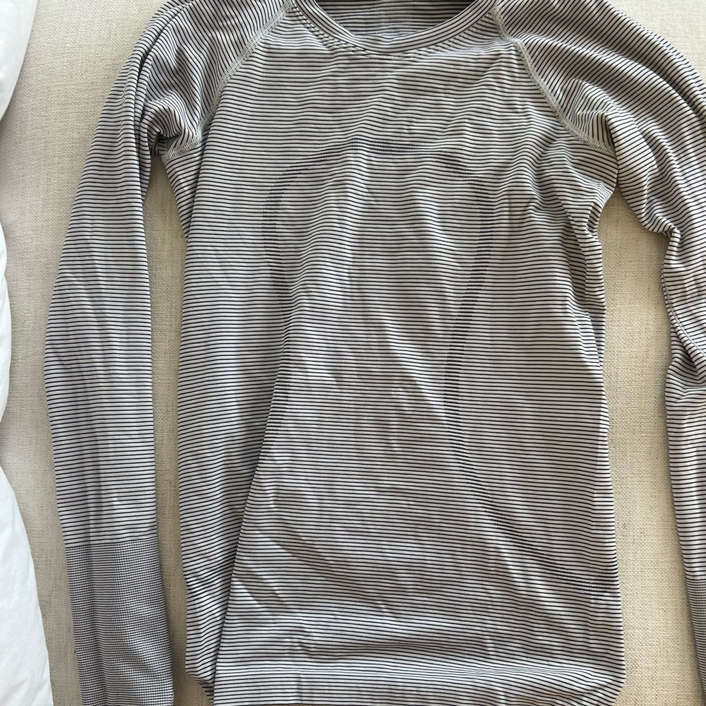 Lululemon Swiftly Tech - Size 4 - image 4